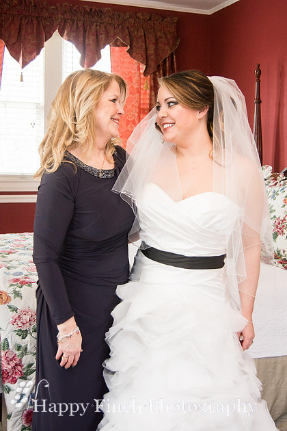 "Happy Finch Photography", "Harrisburg wedding photographer", Harrisburg, Pennsylvania, "Rosemont Manor", Virginia, wedding, ceremony, bride, groom, "bridal portraits"