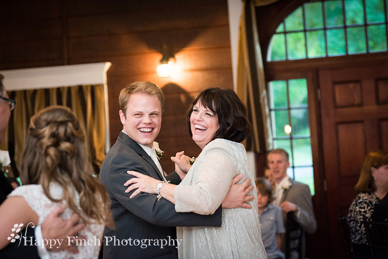 Romantic Summer Wedding by Happy Finch Photography of Harrisburg, Pennsylvania