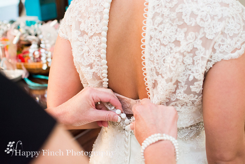 Romantic Summer Wedding by Happy Finch Photography of Harrisburg, Pennsylvania
