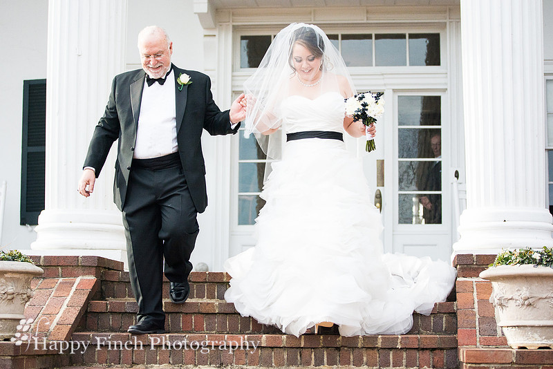 "Happy Finch Photography", "Harrisburg wedding photographer", Harrisburg, Pennsylvania, "Rosemont Manor", Virginia, wedding, ceremony, bride, groom, "bridal portraits"