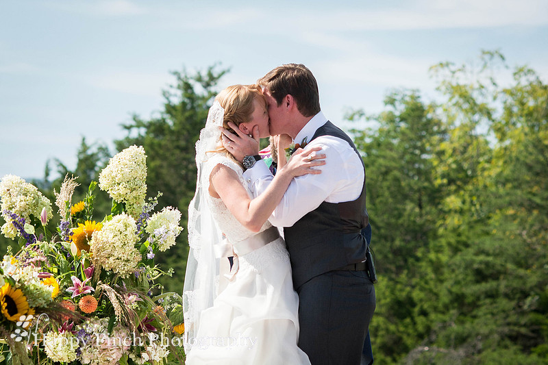 Berryville, "Happy Finch Photography", "Melinda Genda", "Northern Virginia", marriage, engagement, couple, event, love, "Rosemont Manor", Virginia, bluegrass, bride, ceremony, country, family, farm, g