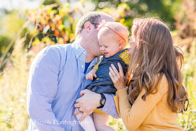 "Happy Finch Photography" family portrait