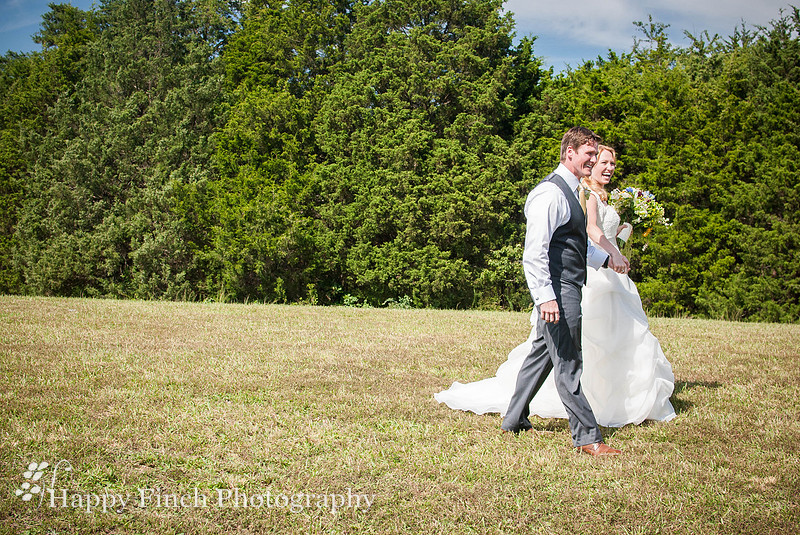 Berryville, "Happy Finch Photography", "Melinda Genda", "Northern Virginia", marriage, engagement, couple, event, love, "Rosemont Manor", Virginia, bluegrass, bride, ceremony, country, family, farm, g