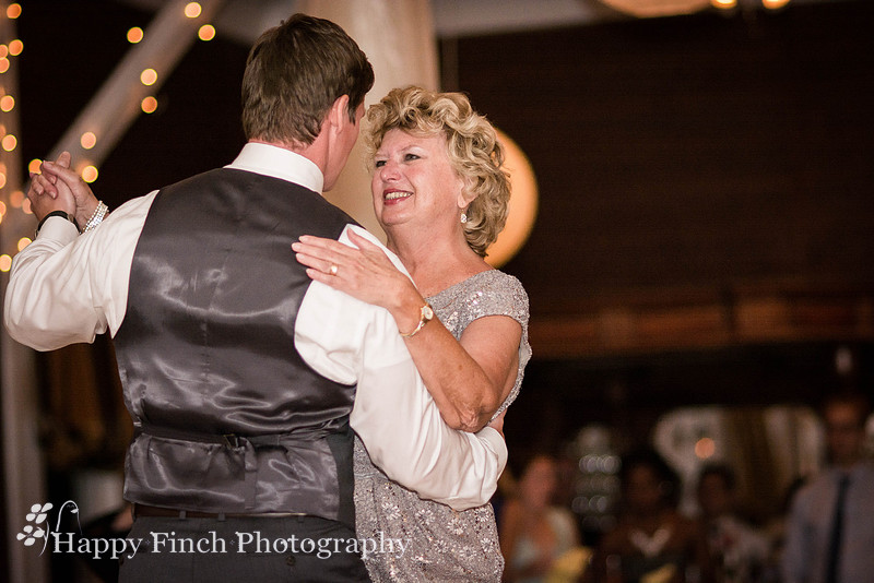 Berryville, "Happy Finch Photography", "Melinda Genda", "Northern Virginia", marriage, engagement, couple, event, love, "Rosemont Manor", Virginia, bluegrass, bride, ceremony, country, family, farm, g