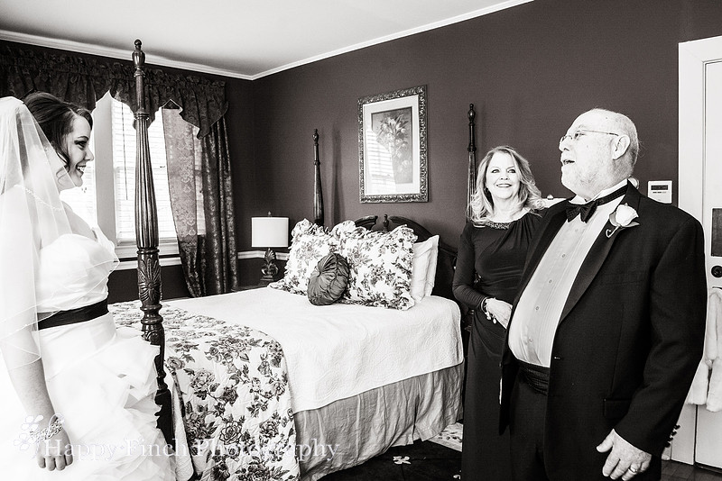 "Happy Finch Photography", "Harrisburg wedding photographer", Harrisburg, Pennsylvania, "Rosemont Manor", Virginia, wedding, ceremony, bride, groom, "bridal portraits"