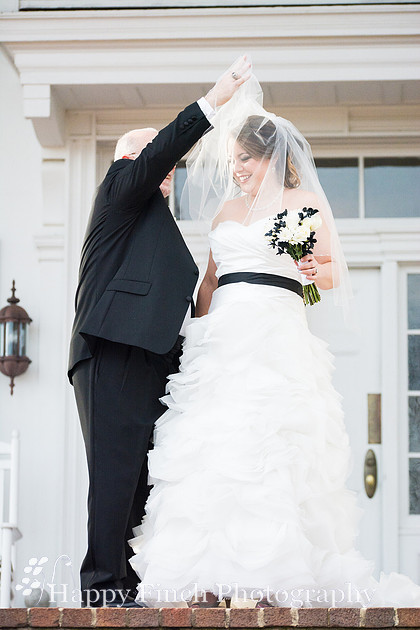 "Happy Finch Photography", "Harrisburg wedding photographer", Harrisburg, Pennsylvania, "Rosemont Manor", Virginia, wedding, ceremony, bride, groom, "bridal portraits"