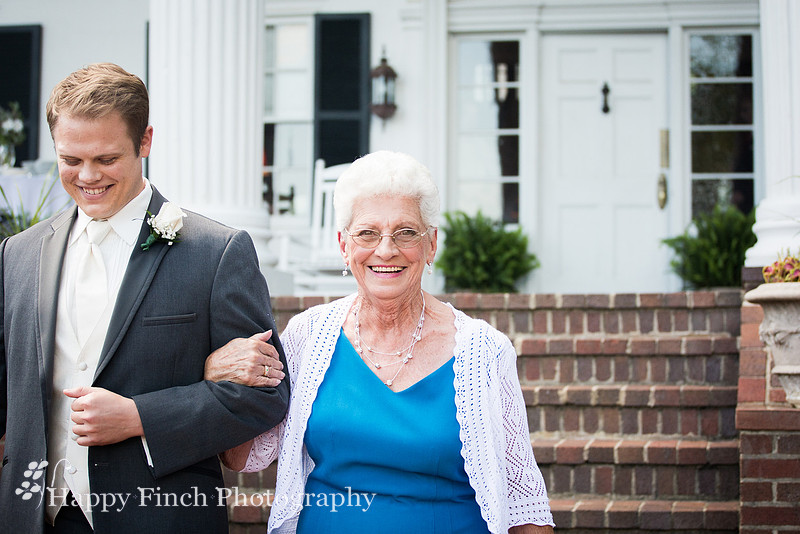 Romantic Summer Wedding by Happy Finch Photography of Harrisburg, Pennsylvania
