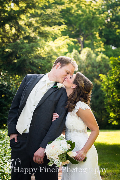 Romantic Summer Wedding by Happy Finch Photography of Harrisburg, Pennsylvania