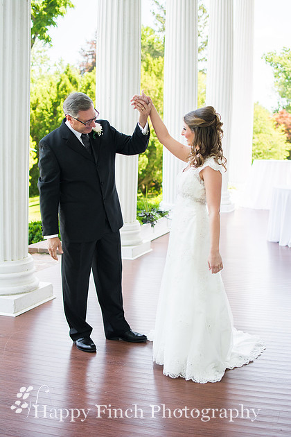 Romantic Summer Wedding by Happy Finch Photography of Harrisburg, Pennsylvania