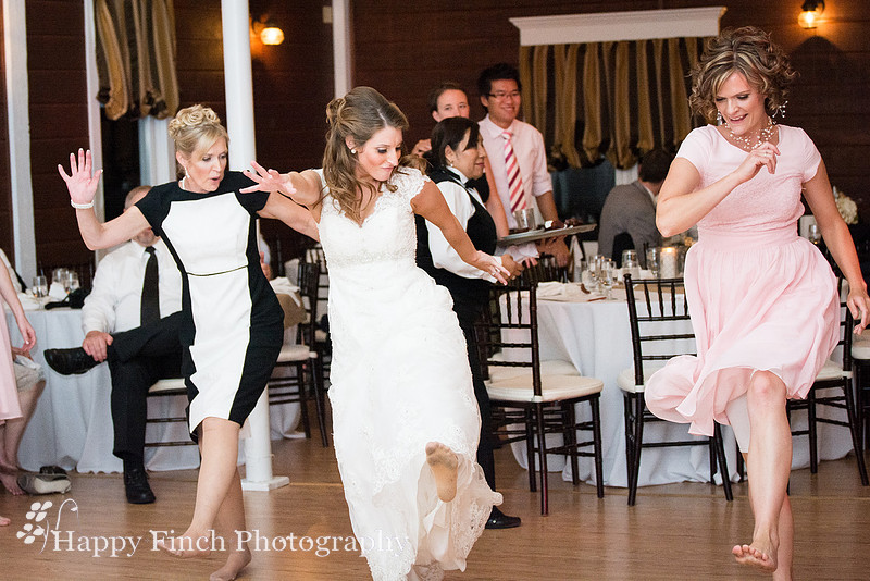 Romantic Summer Wedding by Happy Finch Photography of Harrisburg, Pennsylvania