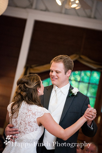 Romantic Summer Wedding by Happy Finch Photography of Harrisburg, Pennsylvania