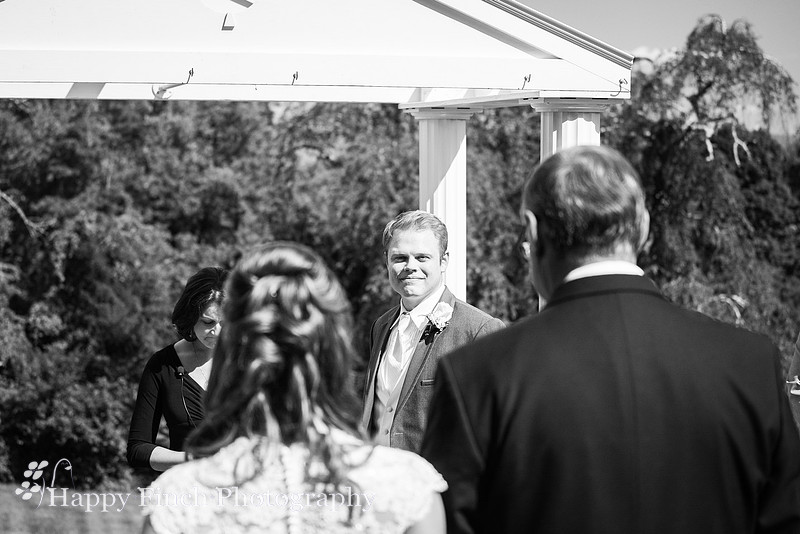 Romantic Pink and Ivory Summertime Wedding by Harrisburg, Pennsylvania Wedding Photographer Happy Finch Photography