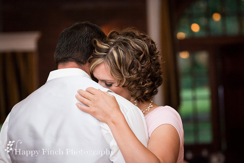 Romantic Summer Wedding by Happy Finch Photography of Harrisburg, Pennsylvania