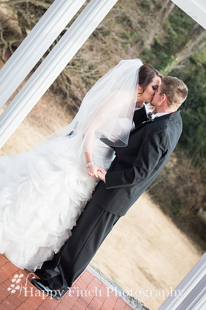 "Happy Finch Photography", "Harrisburg wedding photographer", Harrisburg, Pennsylvania, "Rosemont Manor", Virginia, wedding, ceremony, bride, groom, "bridal portraits"