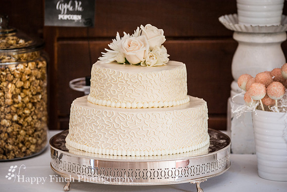 Romantic Summer Wedding by Happy Finch Photography of Harrisburg, Pennsylvania