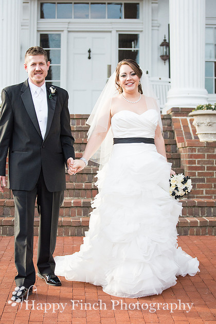 "Happy Finch Photography", "Harrisburg wedding photographer", Harrisburg, Pennsylvania, "Rosemont Manor", Virginia, wedding, ceremony, bride, groom, "bridal portraits"