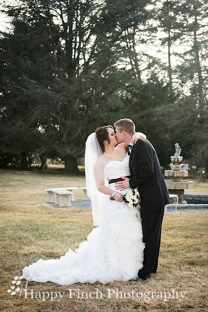 "Happy Finch Photography", "Harrisburg wedding photographer", Harrisburg, Pennsylvania, "Rosemont Manor", Virginia, wedding, ceremony, bride, groom, "bridal portraits"